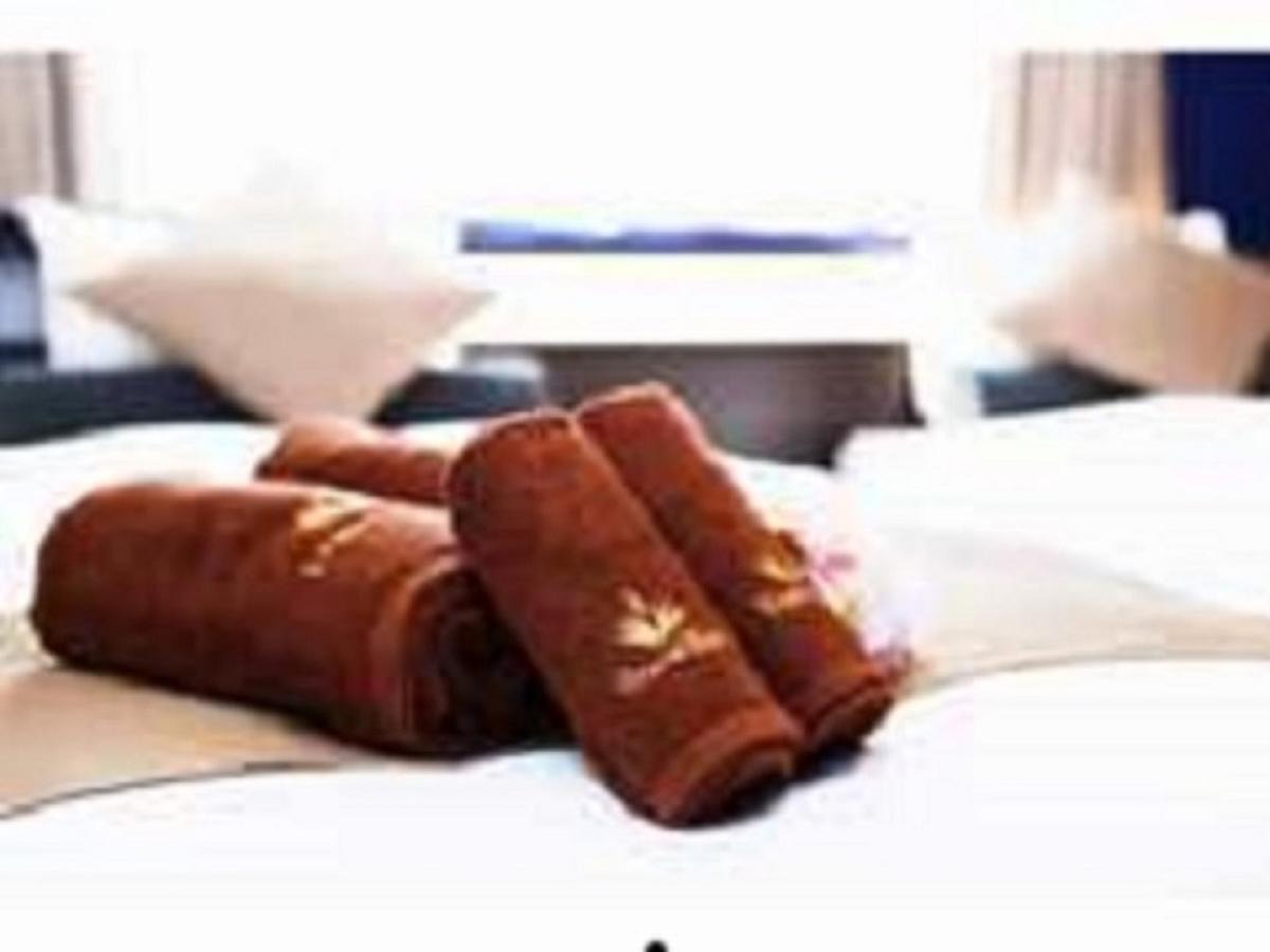 Hirakata Crystal Hotel Kültér fotó
